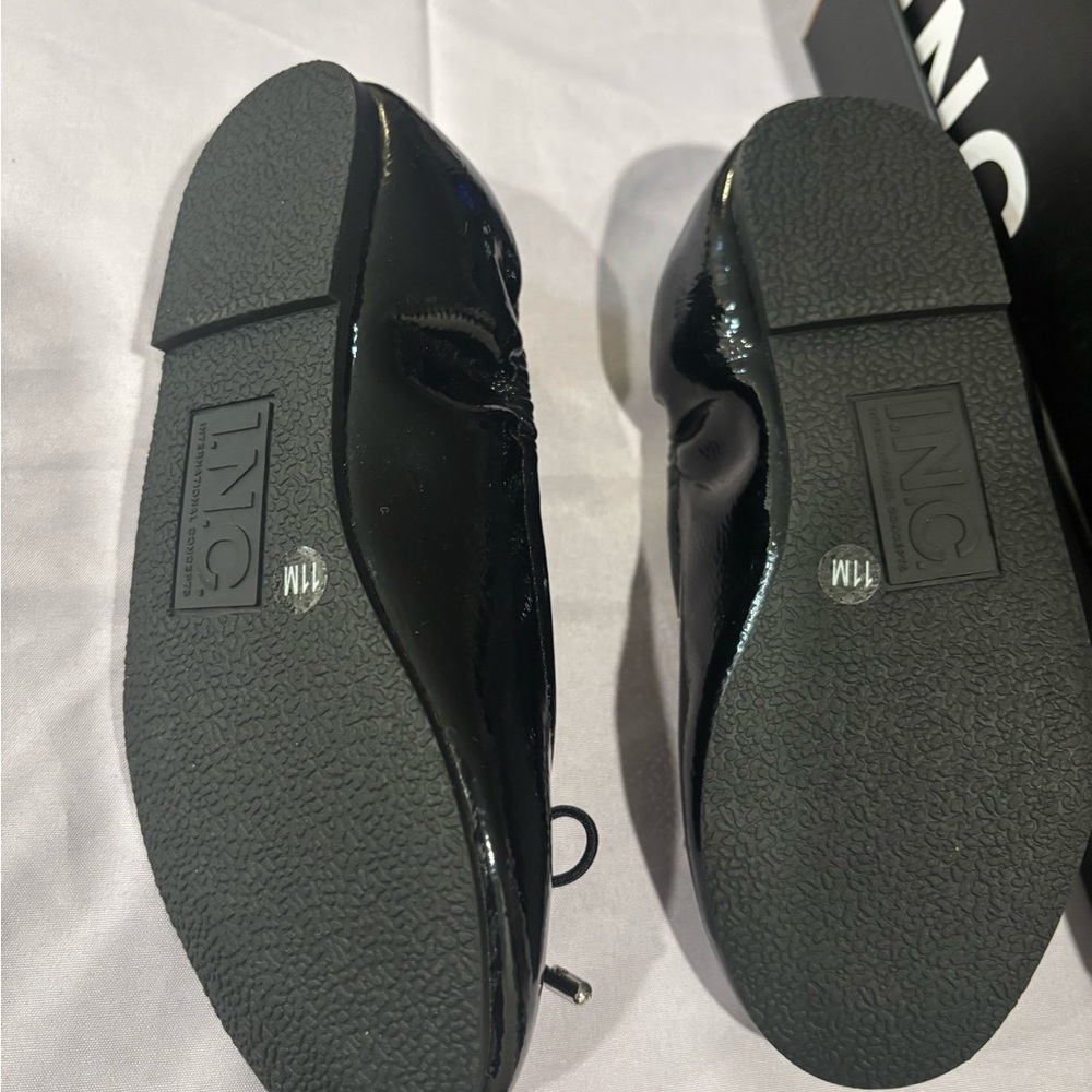 Abella Black Ballet Flats - Picture 3 of 3